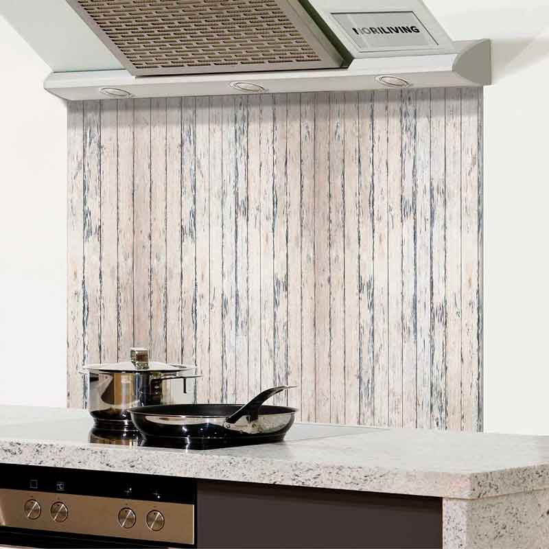 Moderne Küchenrückwand mit rustikalem Holzdesign Küchenrückwand in Holzoptik mit Herd und Töpfen auf der Arbeitsplatte