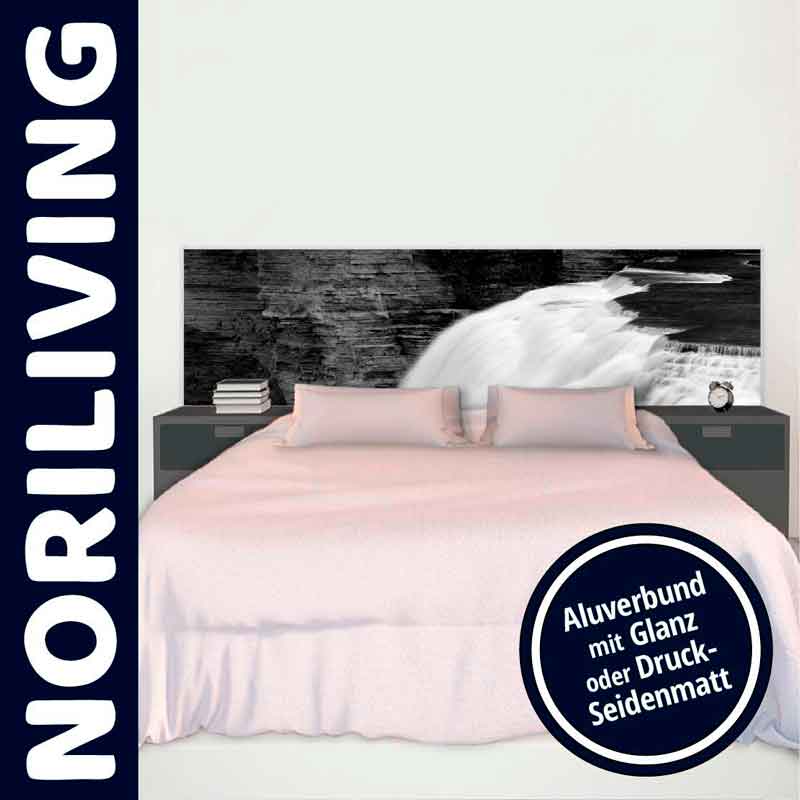 Schlafzimmer mit Bett und Wasserfallmotiv auf dem Kopfteil, Alubund mit Glanz oder Druck-Seidenmatt