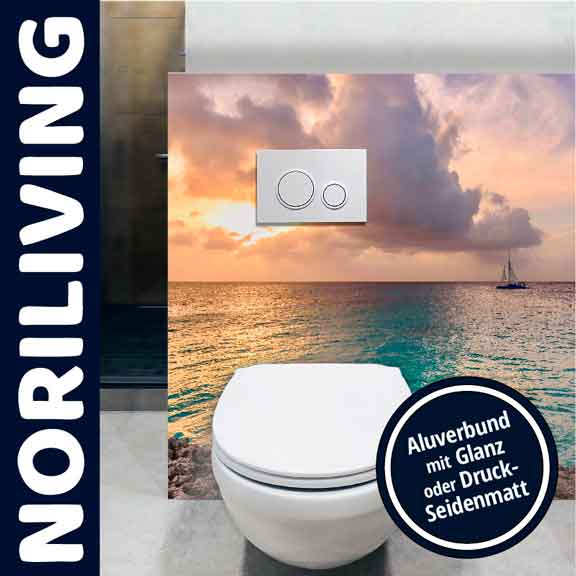 Toilette vor einer Wand mit Sonnenuntergang am Meer und Spülsystem, Beschriftung: Aluverbund mit Glanz oder Druck-Seidenmatt