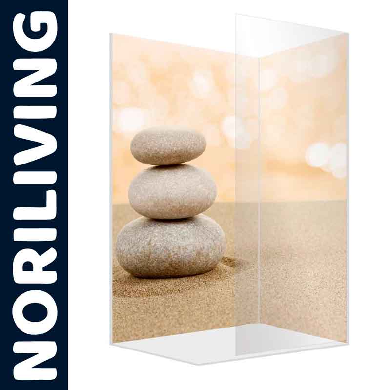 NORILIVING Duschwand mit Zen-Design, zeigt gestapelte Steine auf Sandhintergrund