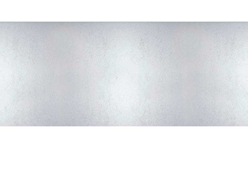 Detailansicht einer glatten Silberoberfläche mit gleichmäßiger Struktur