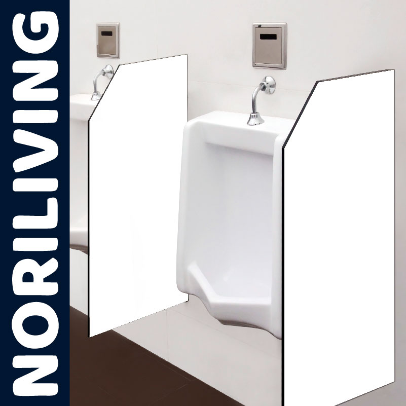 Urinal mit integrierter Trennwand in einem modernen Badezimmer Setup von Noriliving