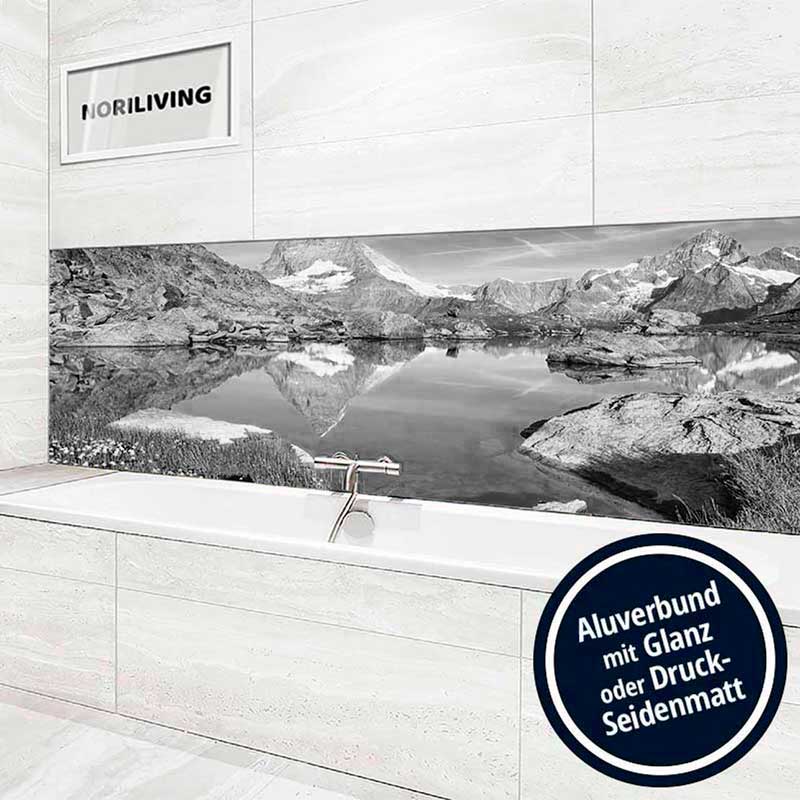 Schwarz-weiße Berglandschaft als Badezimmerwandverkleidung aus Aluverbundmaterial mit Glanz oder Druck-Seidenmatt
