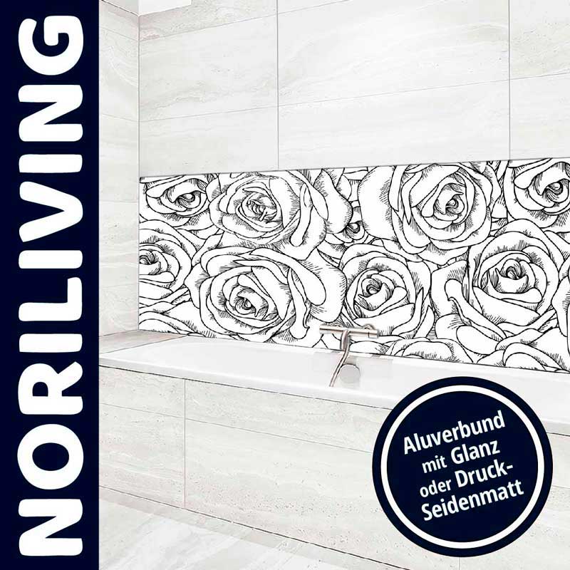 Moderner weißer Küchenbereich mit dekorativer Aluverbund-Rückwand, bedruckt mit Rosenmuster in Glanz oder Seidenmatt