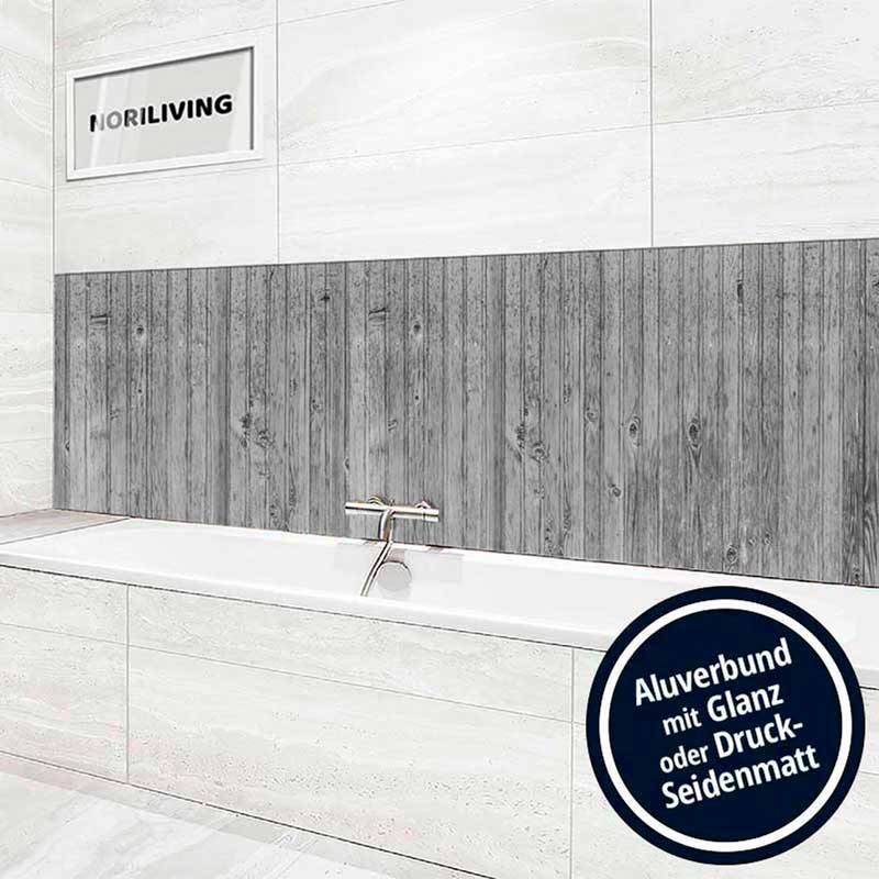 Badezimmer mit grauer Holzoptik-Paneele und Aluverbund in Glanz oder Druck-Seidenmatt