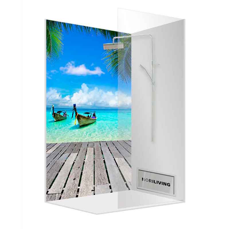 Duschkabine mit tropischem Urlaubsdesign und Strandpanorama Moderne Duschkabine mit Tropenmotiv und Strand mit Booten