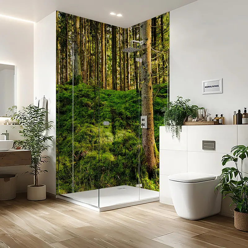 Modernes Bad mit Glasdusche und Waldtapete