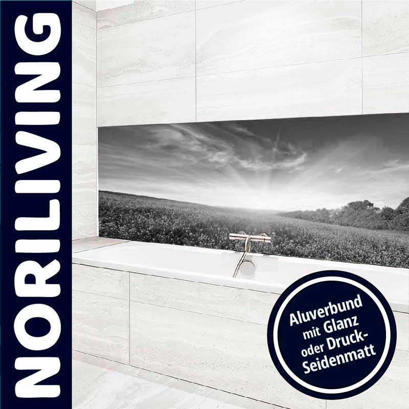 Modernes Badezimmer mit Landschaftsbild als Wandgestaltung und stilvoller Aluverbundoberfläche von Noriliving