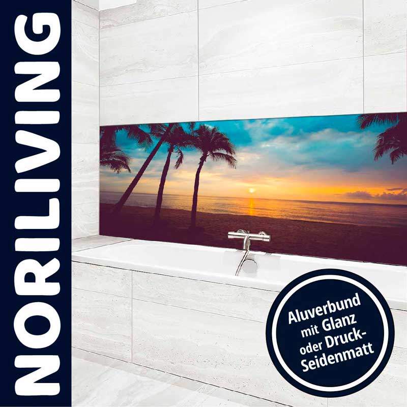 Moderne Badezimmergestaltung mit Aluverbund-Wandbild und Palmen im Sonnenuntergang