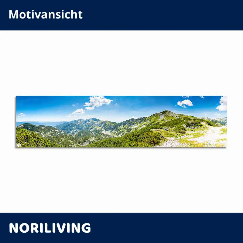 Panorama Berglandschaft mit blauem Himmel