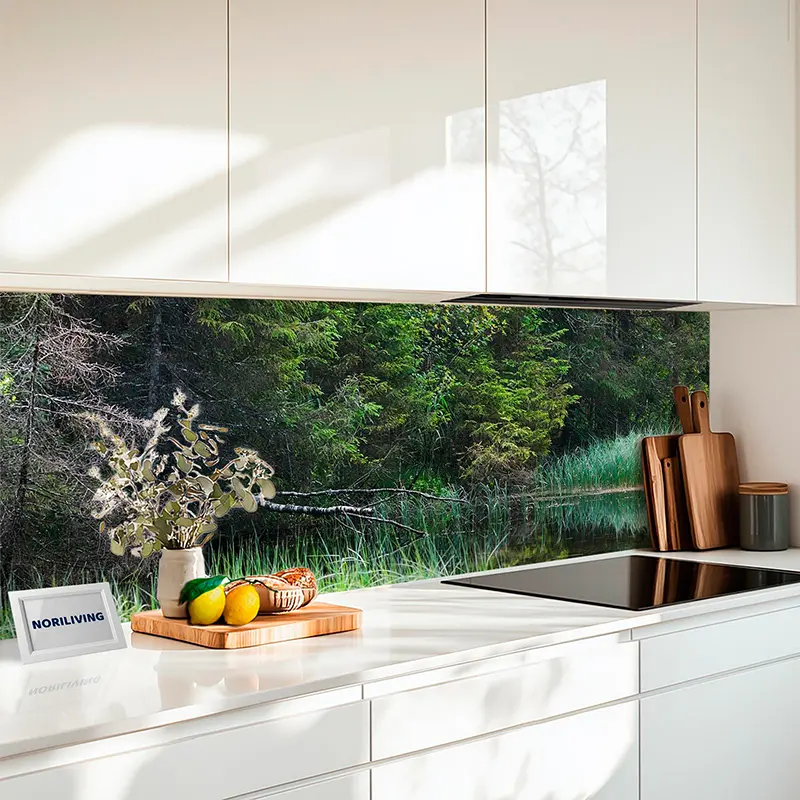 Küchenrückwand Alu Kristallklarer blauer Waldsee im Wald Endla 703