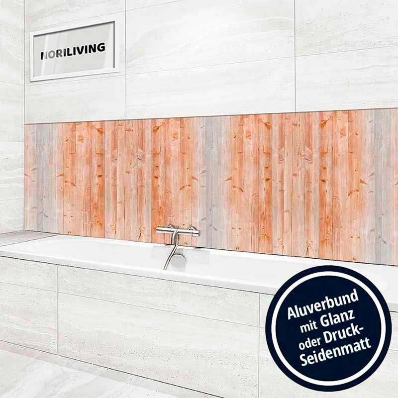 Helles Badezimmer mit Badewanne, Holzwandverkleidung und Aluverbund-Optionen in Glanz oder Druck-Seidenmatt von Noriliving.