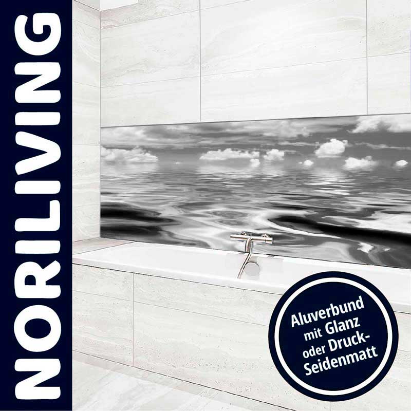 Moderne Badezimmergestaltung mit Aluverbund-Rückwand in Meerbild-Optik für stilvolle Akzente