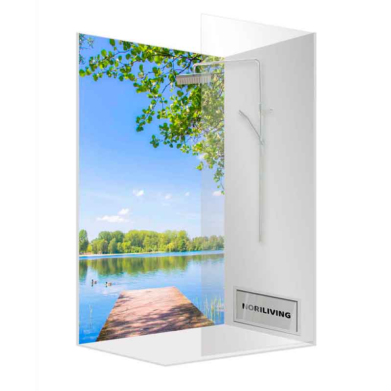 Dekorative Duschwand mit Seelandschaft-Motiv Duschwand mit Landschaftsbild eines Sees und Stegs