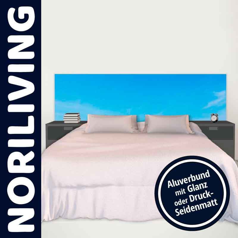 Dekoratives Bett mit Aluverbund-Kopfteil in Blau von NORILIVING Elegantes Bett mit blauem Aluverbund-Kopfteil und Nachttischen von NORILIVING