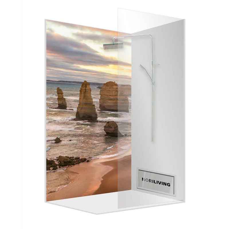 Duschkabine mit Strand- und Felsformationen-Motiv Duschkabine mit Landschaftsmotiv von Strand und Felsen bei Sonnenuntergang