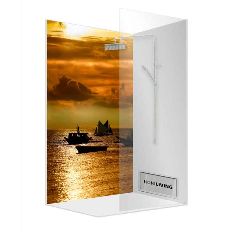 Duschrückwand mit Sonnenuntergangsmotiv und Booten Dekorative Duschrückwand mit einem Bild von Booten in einem goldenen Sonnenuntergang