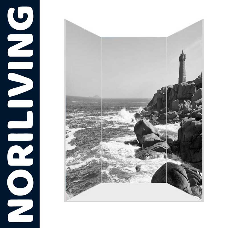 Paravent mit schwarz-weißem Motiv einer felsigen Küste und Leuchtturm