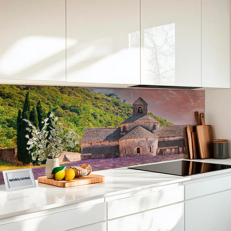Küchenrückwand Alu Schöne Landschaft Lavendelfeld und ein altes Kloster Frankreich 071