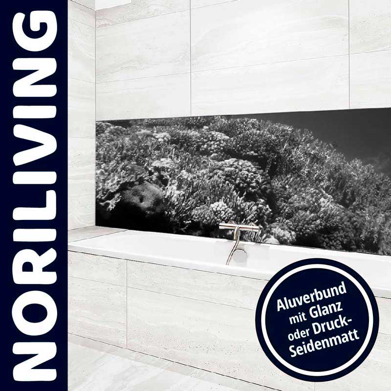 Luxuriöse Badezimmerwand mit modernem Aluverbund-Druck in edlem Schwarz-Weiß-Design, angeboten von Noriliving