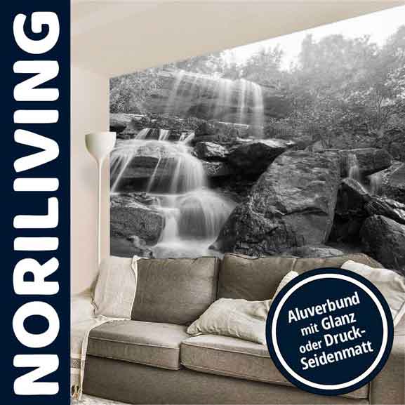 Modernes Wohnzimmer mit großem Wasserfall-Wandbild, erhältlich in Alubund mit Glanz oder Druck-Seidenmatt von Noriliving.