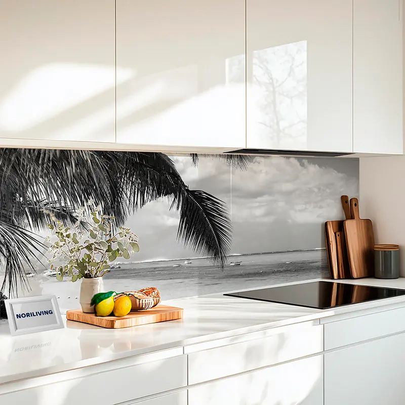 Küchenrückwand Echtglasoptik Profiline Strand mit türkisfarbenem Wasser Mauritius 714 schwarz-weiß