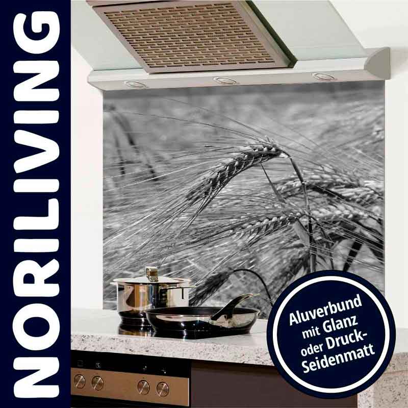 Moderne Küchenrückwand mit Getreidemotiv, erhältlich in Glanz oder Druck-Seidenmatt, in einer stilvollen Küche installiert