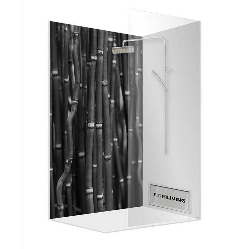 Eckdusche mit schwarzem Bambusmotiv an der Wand und Duschkopf