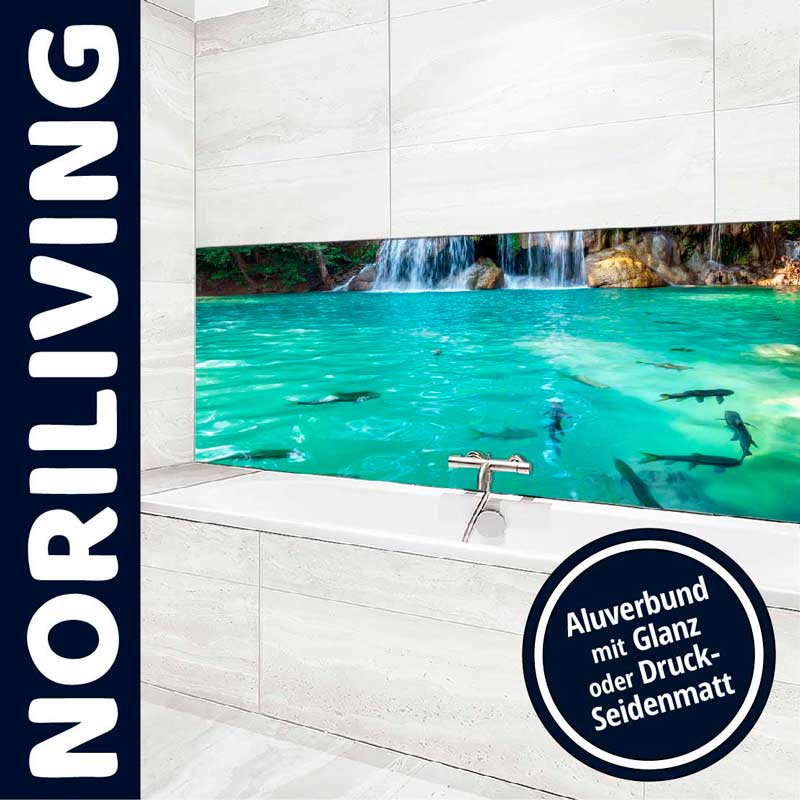 Badezimmerdekor mit Wasserfall- und Fischmotiv auf Aluverbund von Noriliving
