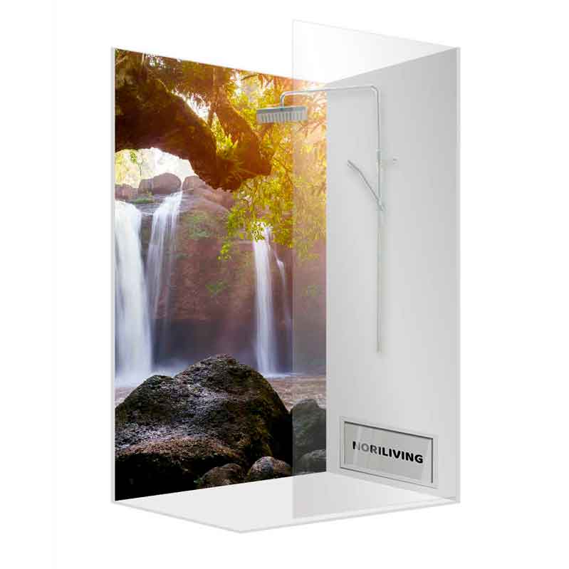 Dekorative Duschrückwand mit einem Wasserfallmotiv und NORILIVING-Logo