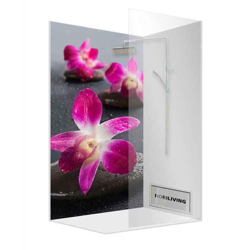 Transparente Duschwand mit Orchideen-Motiv und modernem Duschkopf