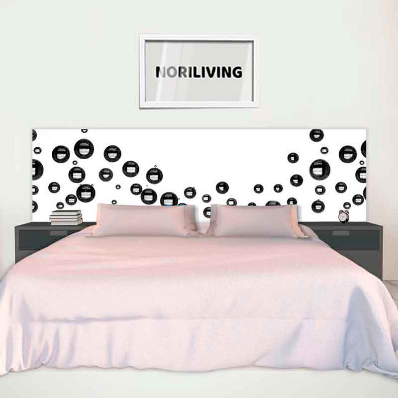 Schlafzimmer mit modernem Design, inkl. stilvoller Dekoration und bequemen Möbeln