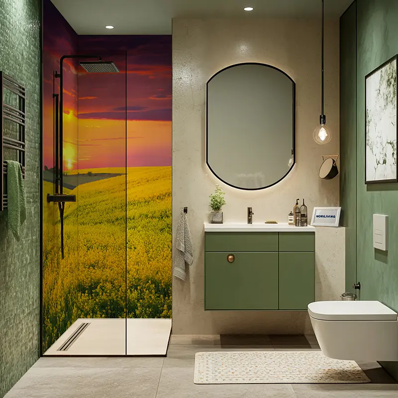 Badezimmer mit Glasdusche, Felder-Motiv und hängendem WC