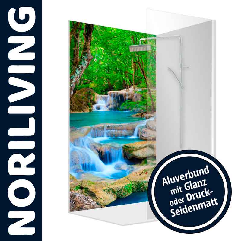 Duschrückwand mit Naturmotiv von Wasserfall und Wald, aus Aluverbund mit Glanz oder Seidenmatt-Oberfläche