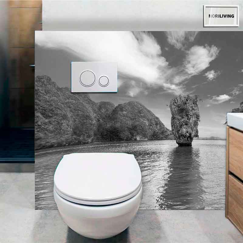 Moderne Toilette mit Landschaftsfototapete Bad mit moderner Toilette und Fototapete eines Sees und Felsens im Hintergrund