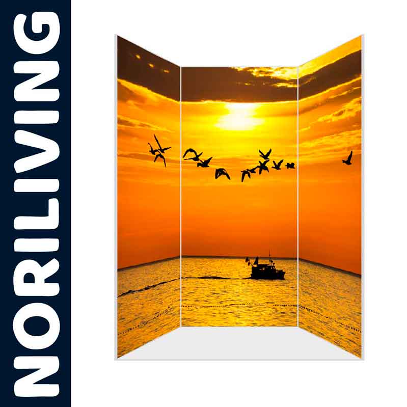 Raumteiler mit Sonnenuntergang über dem Meer, Vögel im Flug, Schreiner im Vordergrund