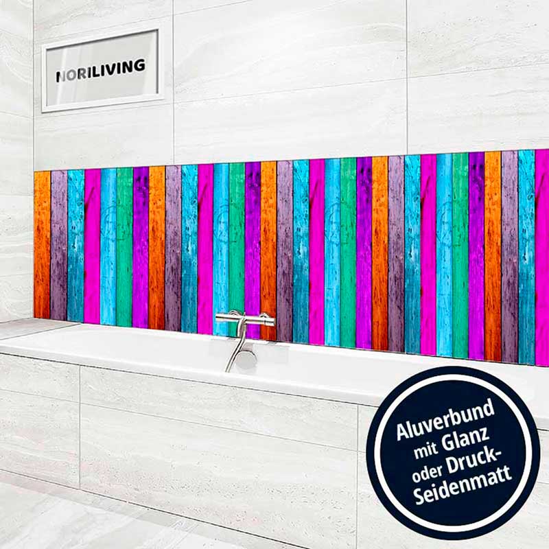 Badezimmer mit bunter Aluverbund-Wandverkleidung in Glanz oder Druck-Seidenmatt
