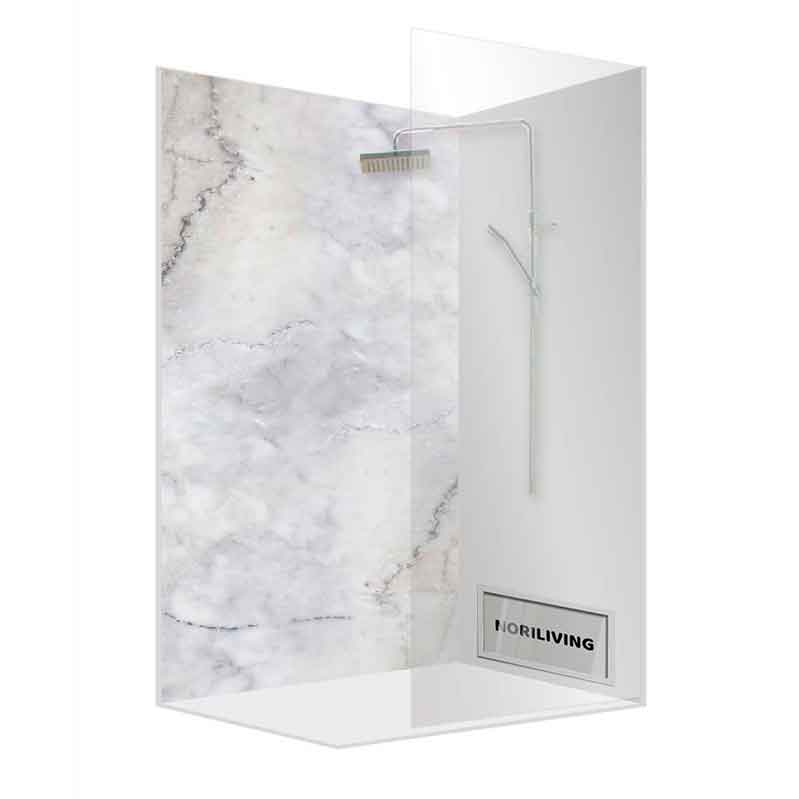 Duschbereich mit moderner Marmor-Optik und Regenduschkopf, Markenlogo Noriliving sichtbar